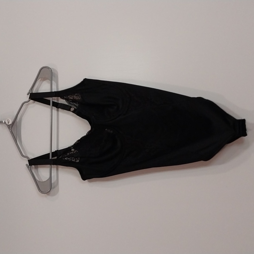 937 Maidenform black bodysuit
